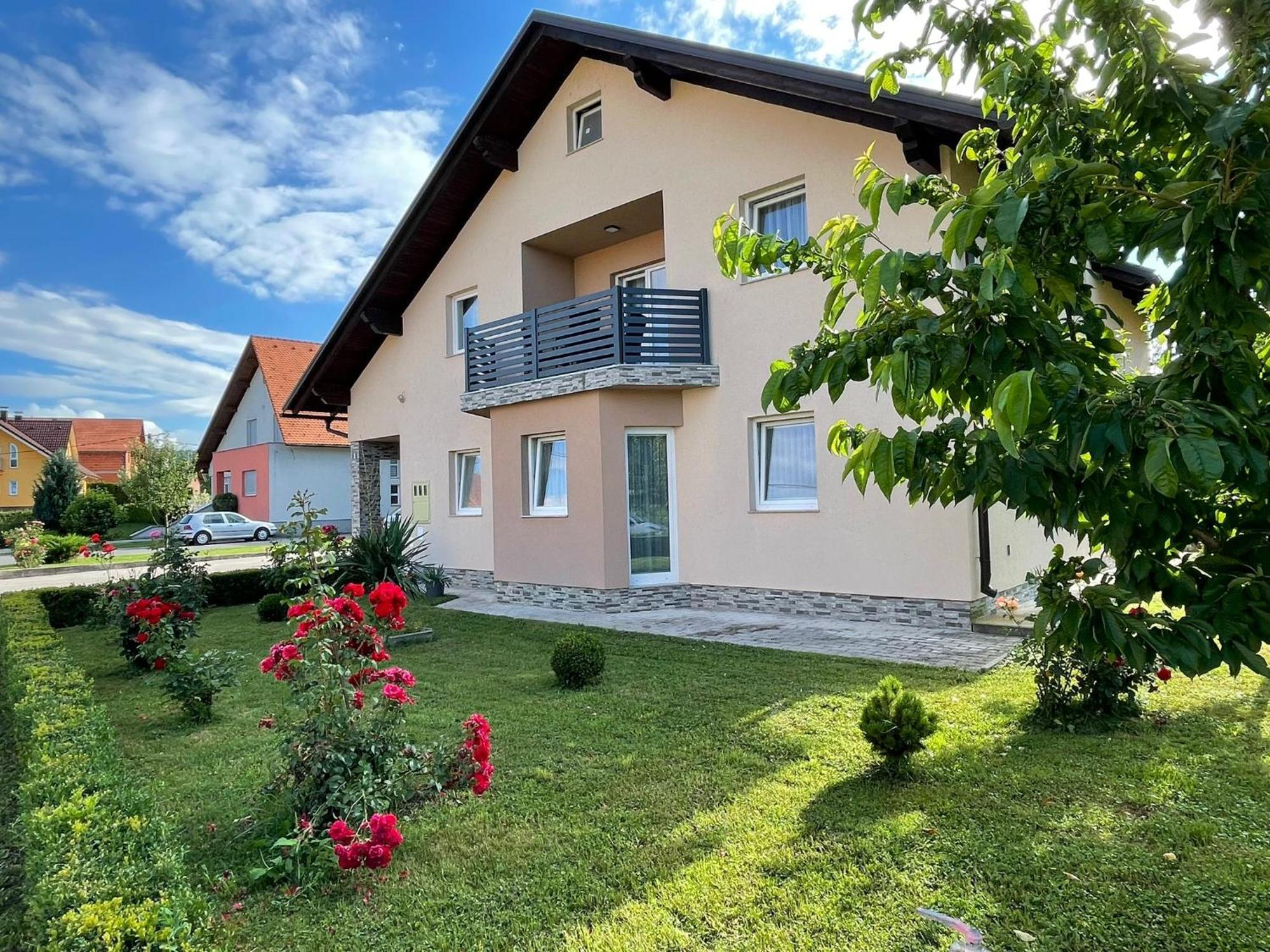 Apartman Nativis Otočac Exteriér fotografie